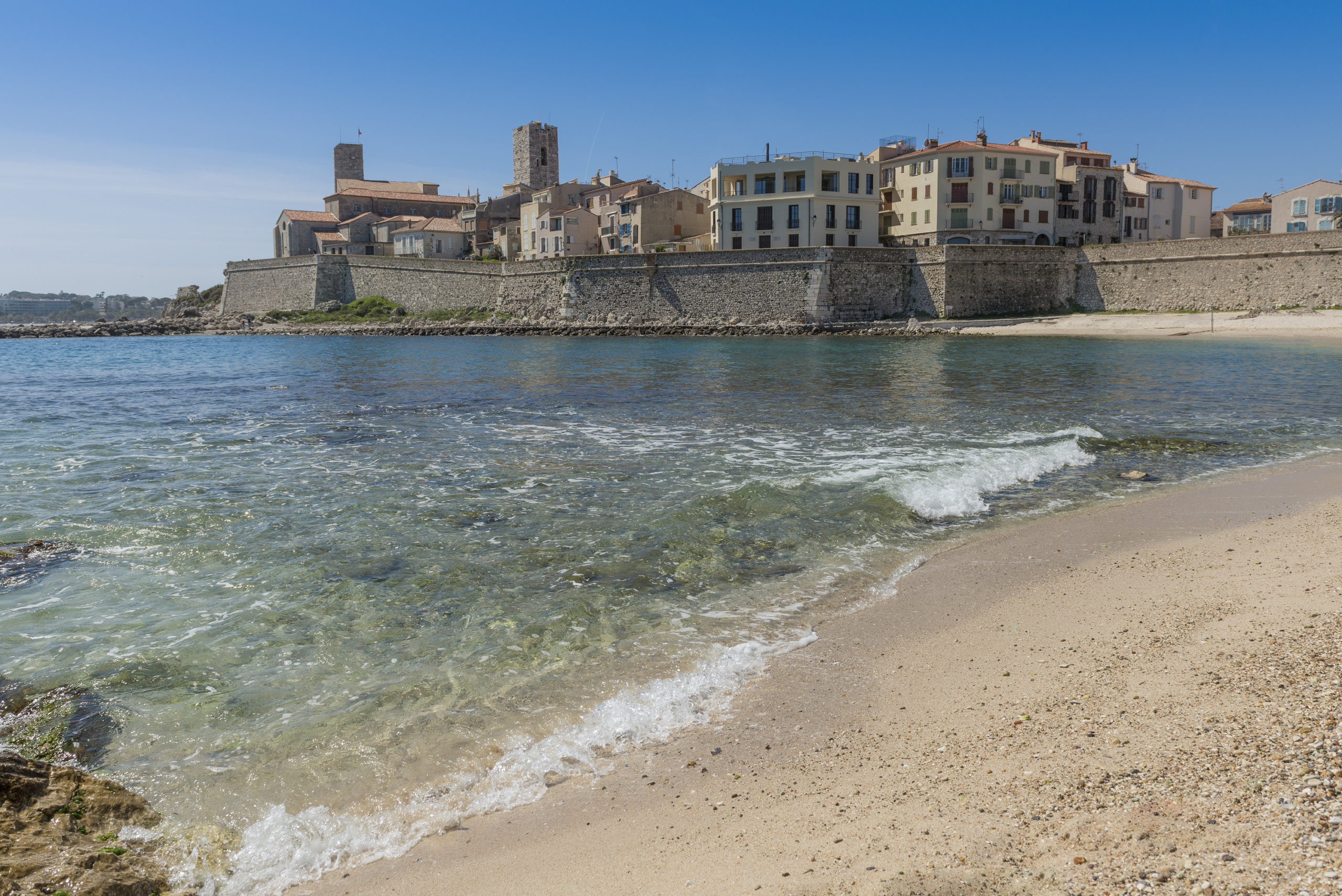 Old Antibes rental close to Gravette Beach and the Mediterranean sea